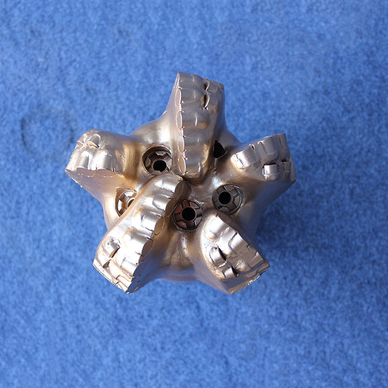 8 1/4 (209,6 mm) Forage au pétrole PDC Forage à faible abrasivité ISO9001