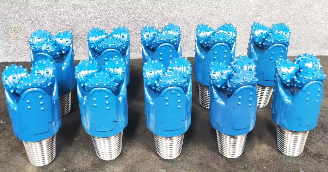 Poids de l'écrou de Tricone 2-3/8 API Reg Thread Bits de rouleaux de Tricone pour le forage pétrolier