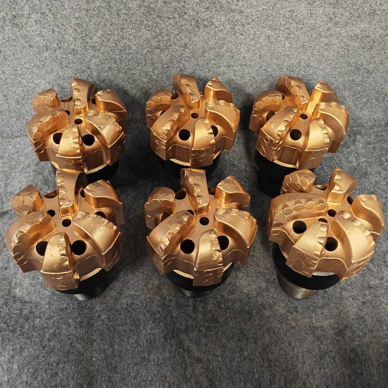 3 1/2 broche à fil régulière de type PDC avec 6 lames 5 7/8 pouces