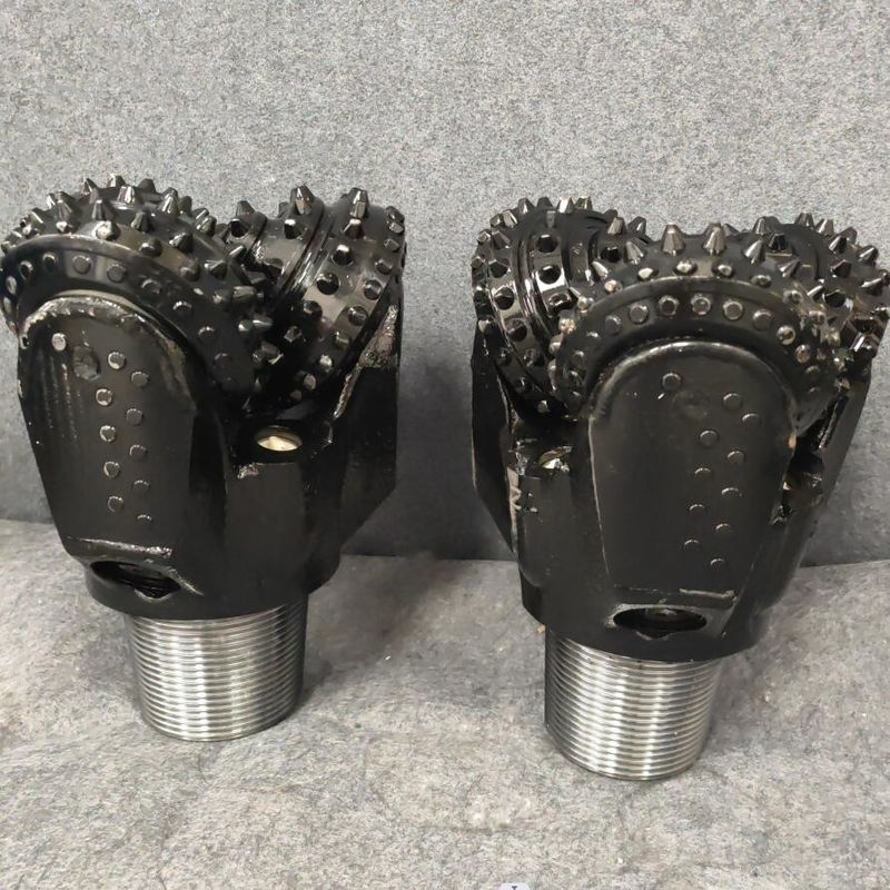 Bits de rouleaux en tricone de carbure forgé pour l'extraction de pétrole et de gaz - Géologie à base d'eau Longue longueur