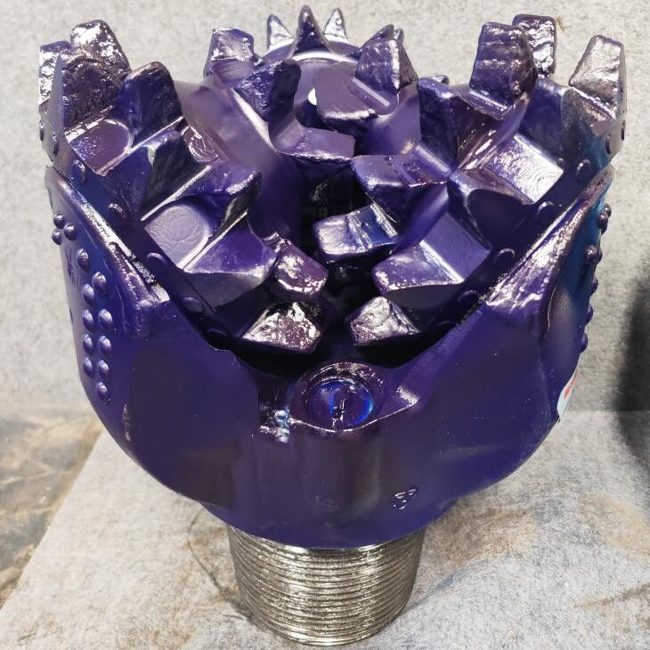 Standard API de la marque Kingdream Tricone Roller Cone Bits pour le forage de puits de pétrole et de gaz de roche