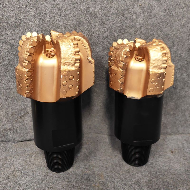 Tailles personnalisables de 98 mm à 3593,7 mm, trépans PDC en acier allié pour le forage de puits de gaz et d'eau