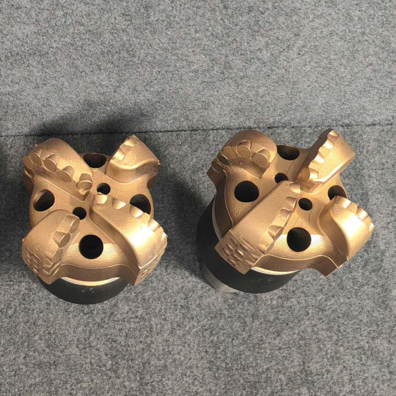 Bits de forage PDC pour les séquences de schiste douces à moyennes avec conception personnalisée de 98 mm à 3593,7 mm