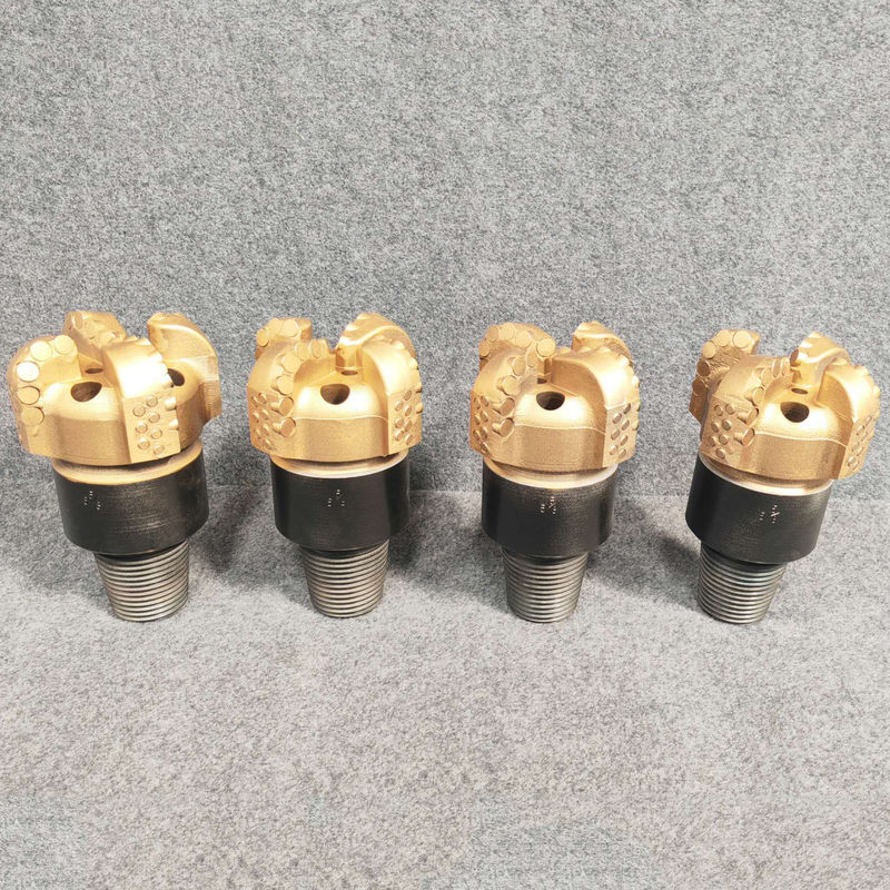 Bits de forage PDC en acier pour la formation douce à moyenne douce avec taille personnalisable de 98 mm à 3593,7 mm