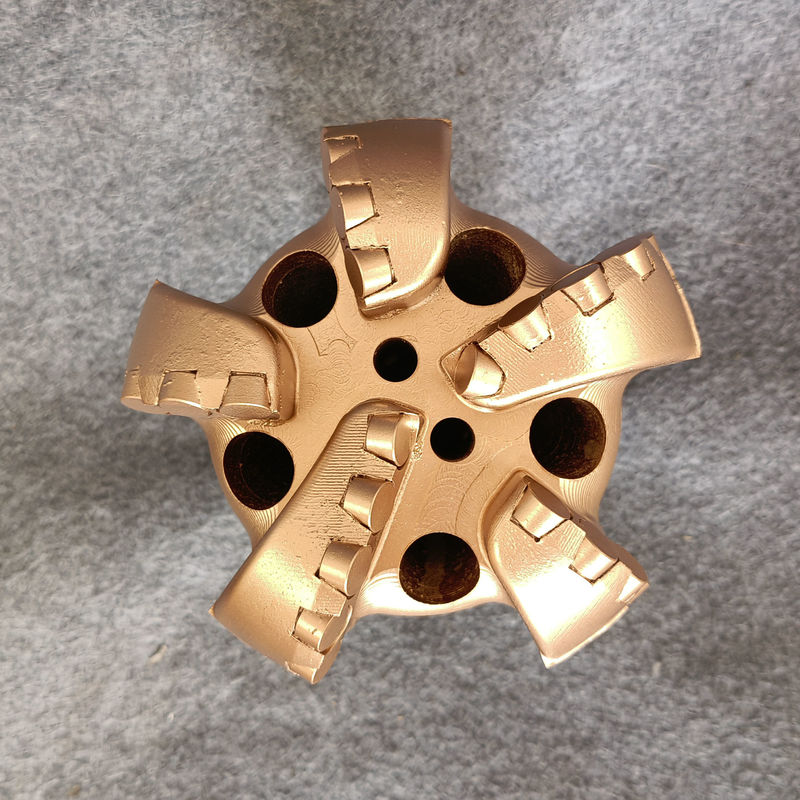 Bits de forage PDC en acier pour la formation douce à moyenne douce avec taille personnalisable de 98 mm à 3593,7 mm