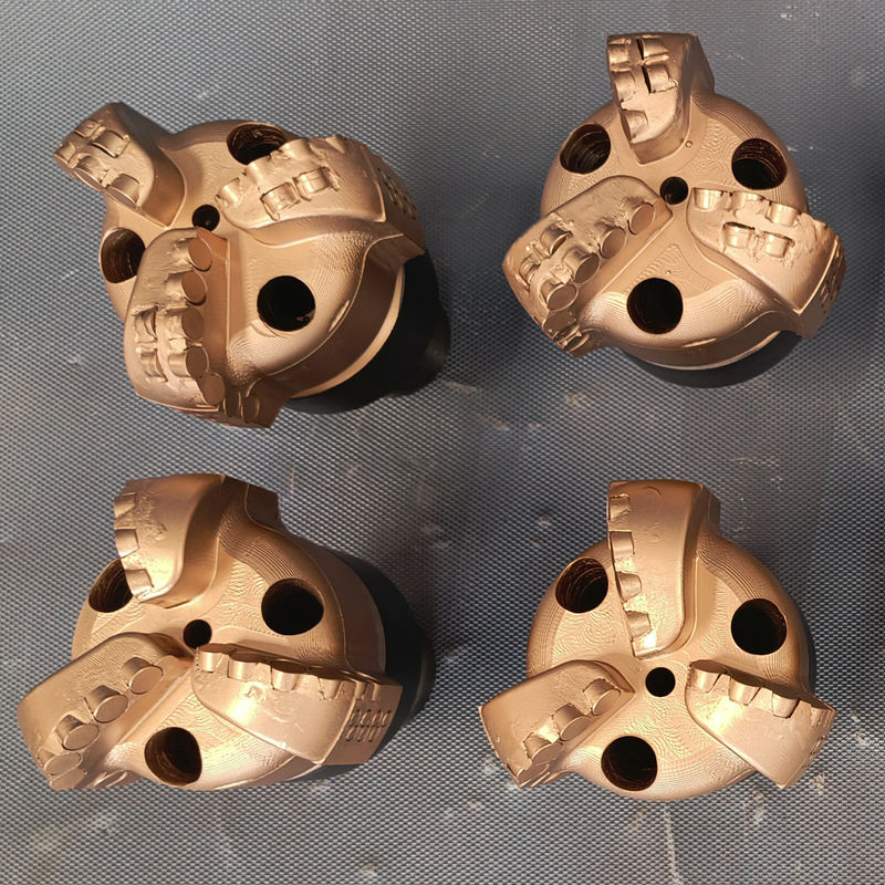 Bits de forage PDC en acier pour la formation douce à moyenne douce avec taille personnalisable de 98 mm à 3593,7 mm