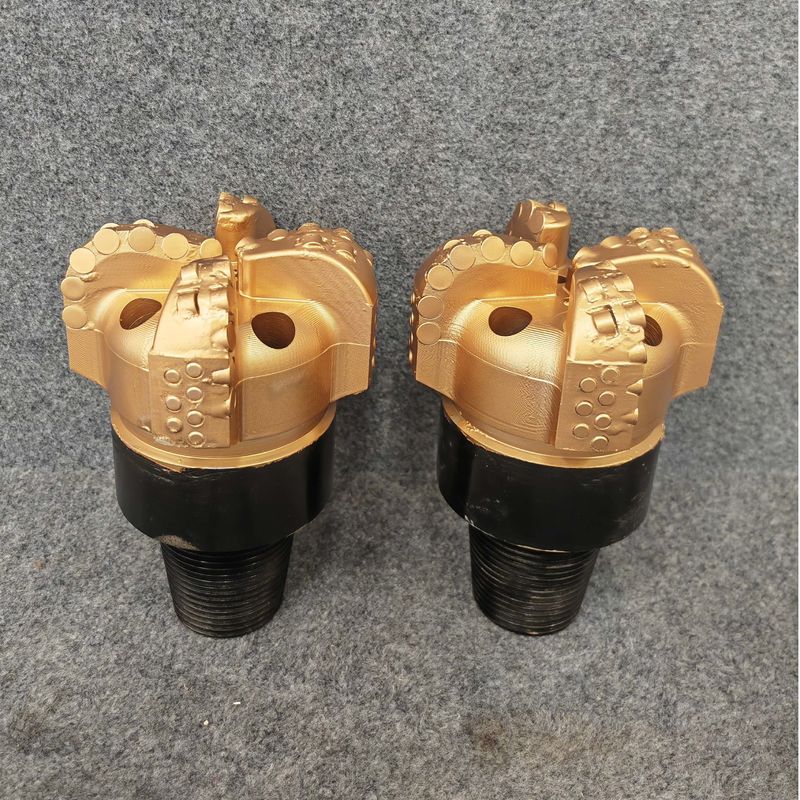 Bits de forage PDC en acier pour la formation douce à moyenne douce avec taille personnalisable de 98 mm à 3593,7 mm