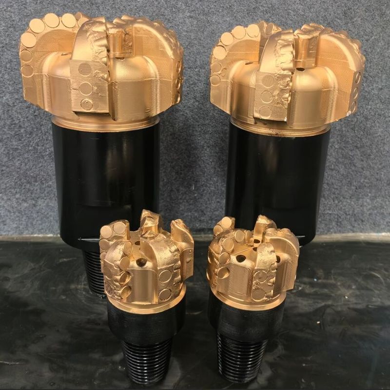 98 mm à 311 mm Bits de forage PDC pour les séquences de schiste douce à moyenne avec une faible abrasivité Conception personnalisée en acier allié