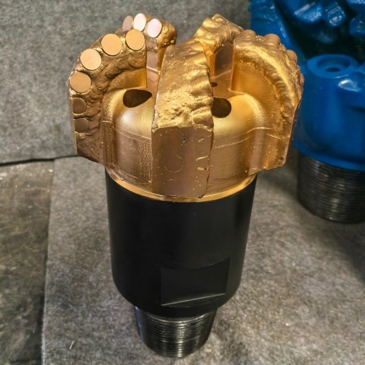98 mm à 3593.7 mm de forage PDC en acier carbure