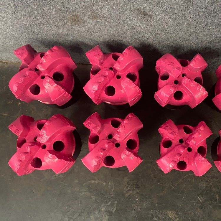 98 mm PDC en acier au carbone Forage de roche pour l' exploitation minière du charbon et le forage de puits d'eau