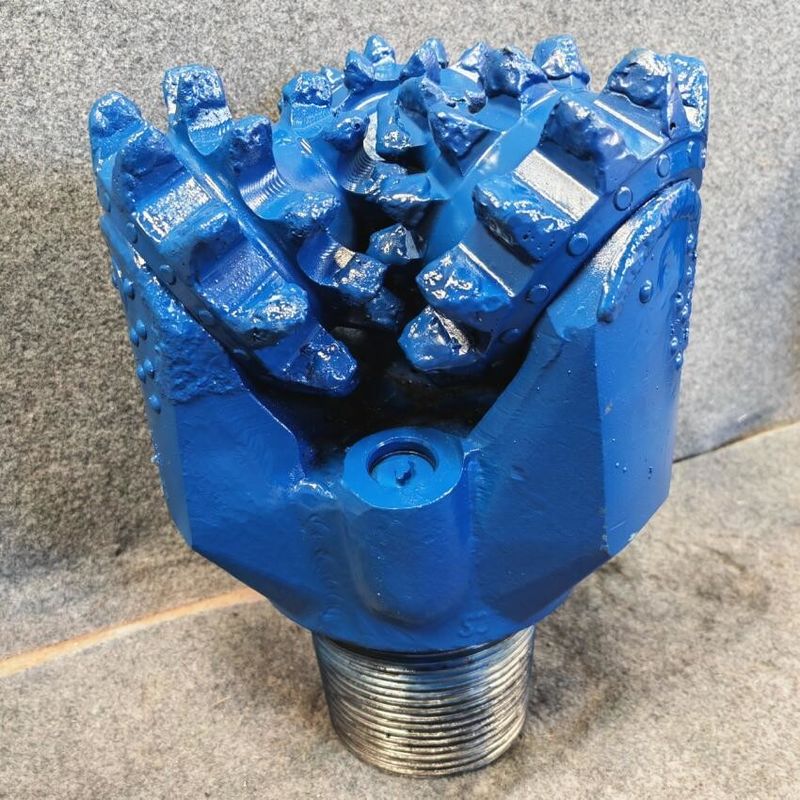 Acier au carbone Tricone Rock Bit Trois cônes Roller Bits Rock Forage de puits d'eau Industries de la construction