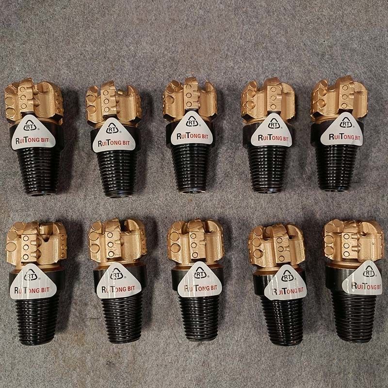 89mm 5 PDC Forage Bits Conception personnalisée pour les formations douces à moyennes douces dans les applications minières