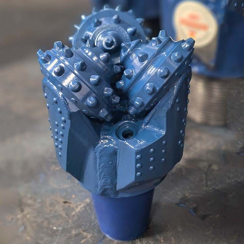 Technologie avancée du carbure dans les cônes à rouleaux pour le forage dans la circulation d'air ou d'eau