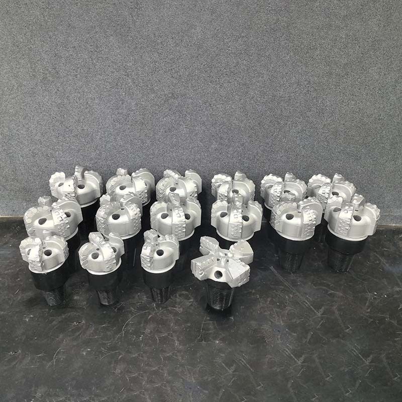 Trépan Tricône de 3 à 26 pouces et combinaison ultime d'outils de carottage rotatifs pour le forage directionnel horizontal