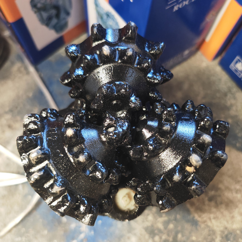 ISO9001 Certified Mill Tooth Drill Bit with 1 Year Warranty and Various Number Of Teeth for High Compressive Strength